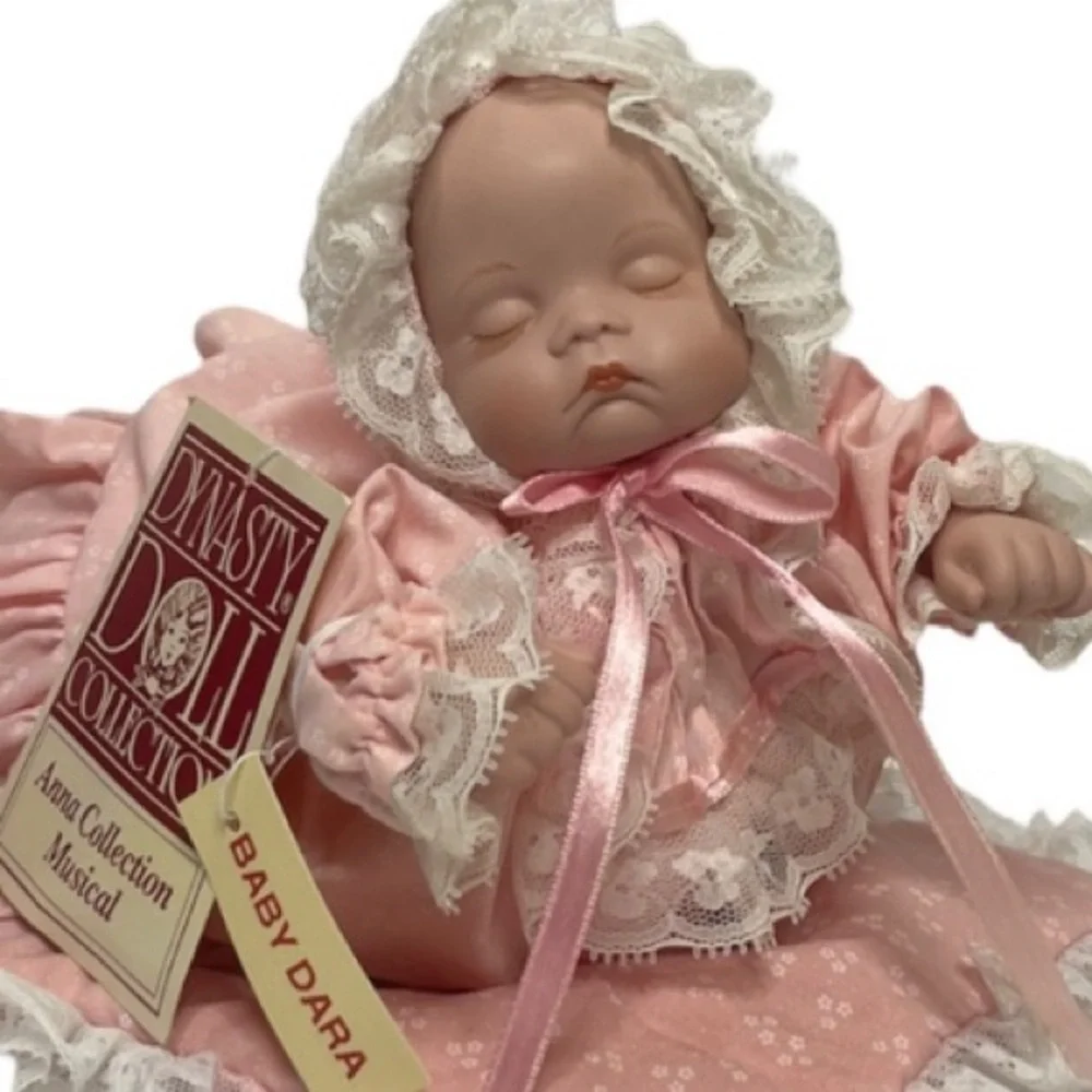 Vintage Musical Baby Dara Porcelain Wind Up Music Box Dynasty Doll Collection